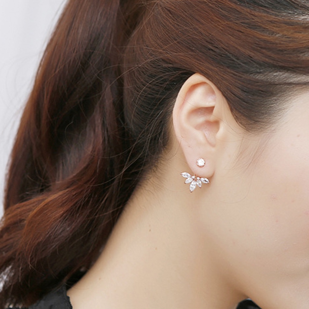 Hu Hu Hu Hu Hu Alat Bantu Pasang Kacamata♡ 1 Pasang Anting Stud Bentuk Bunga Aksen Berlian Imitasi Bahan Alloy Untuk Wanita