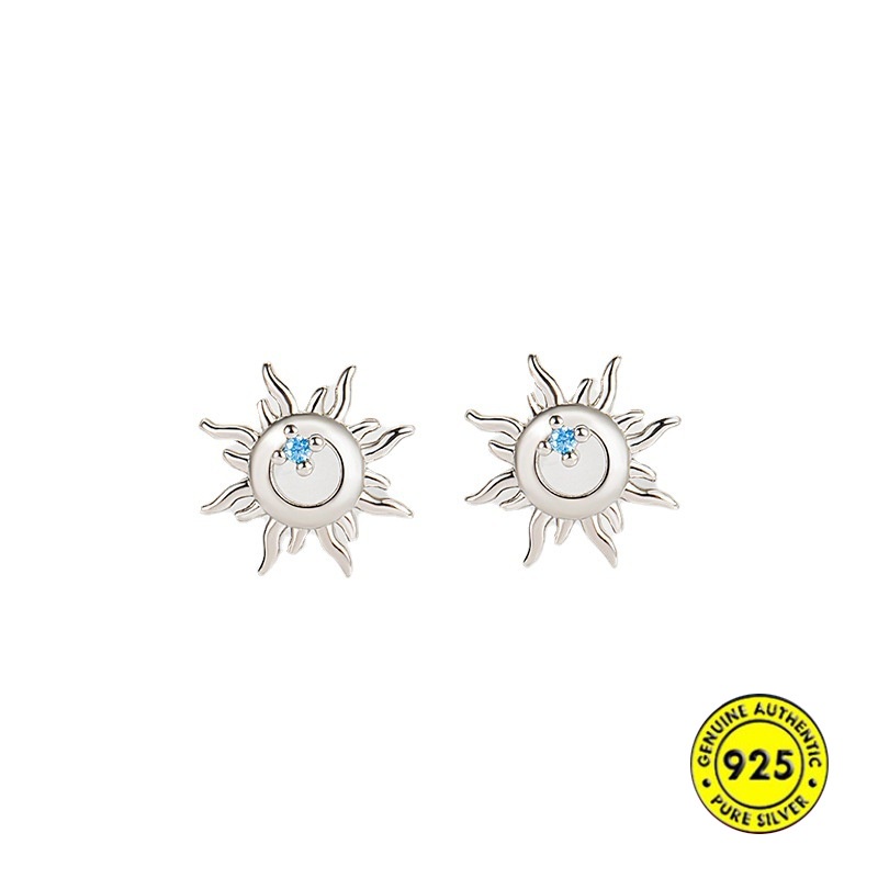 Anting Tusuk Sterling Silver Desain Matahari Hollow Hias Berlian Biru Untuk Wanita