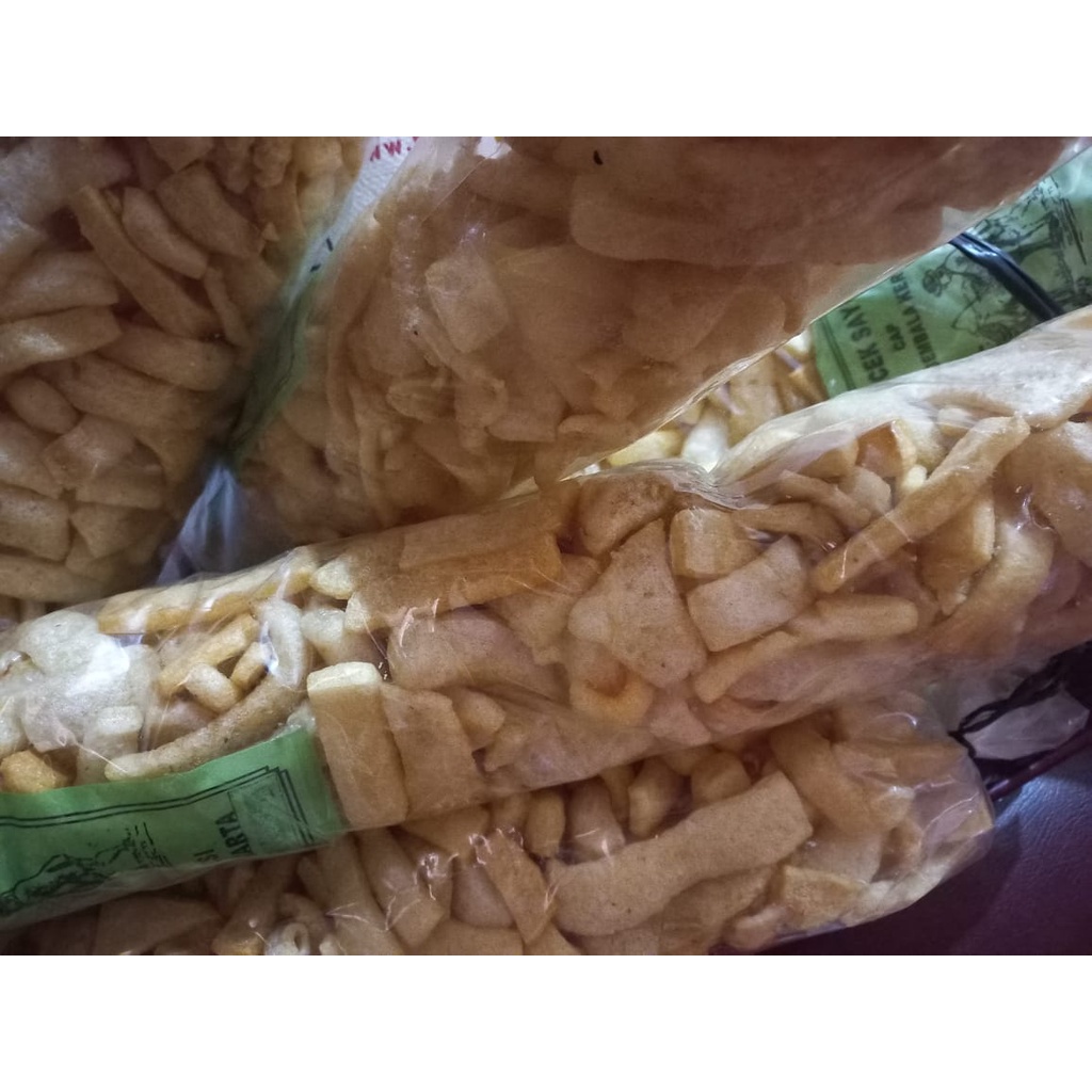 

Krecek Sayur cap Pengembala Kerbau Krupuk Kulit Gudeg 500gram