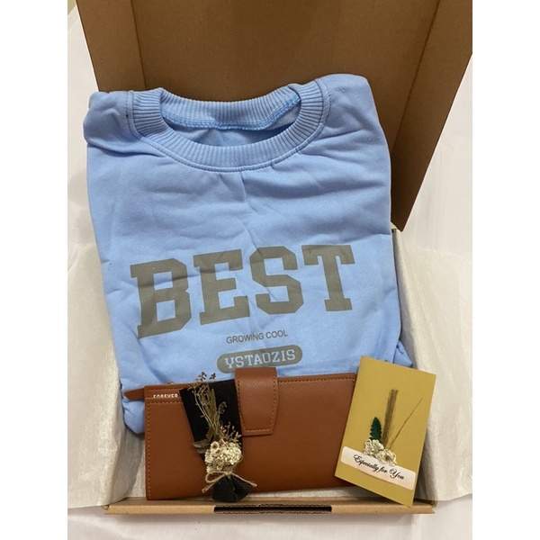 

Hampers Ulang Tahun Cewek Tipe Blue Sea Kado Anniversary Kado Ultah Hampers Wisuda Hampers Birthday Hampers Wanita