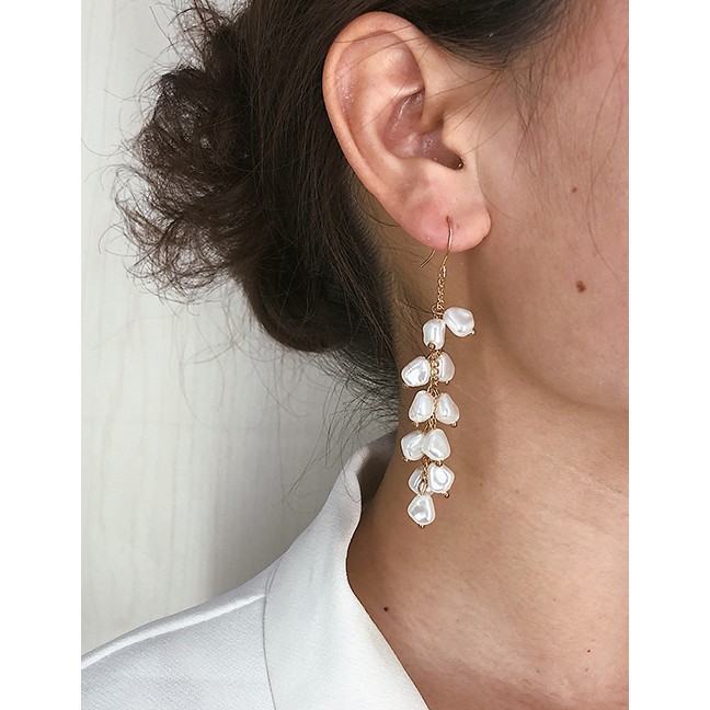 LRC Anting Gantung Fashion Gold Geometric Tassel Shaped Pearl Earrings F72576