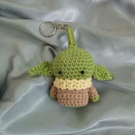 boneka rajut baby yoda ( baby yoda crochet keychain)