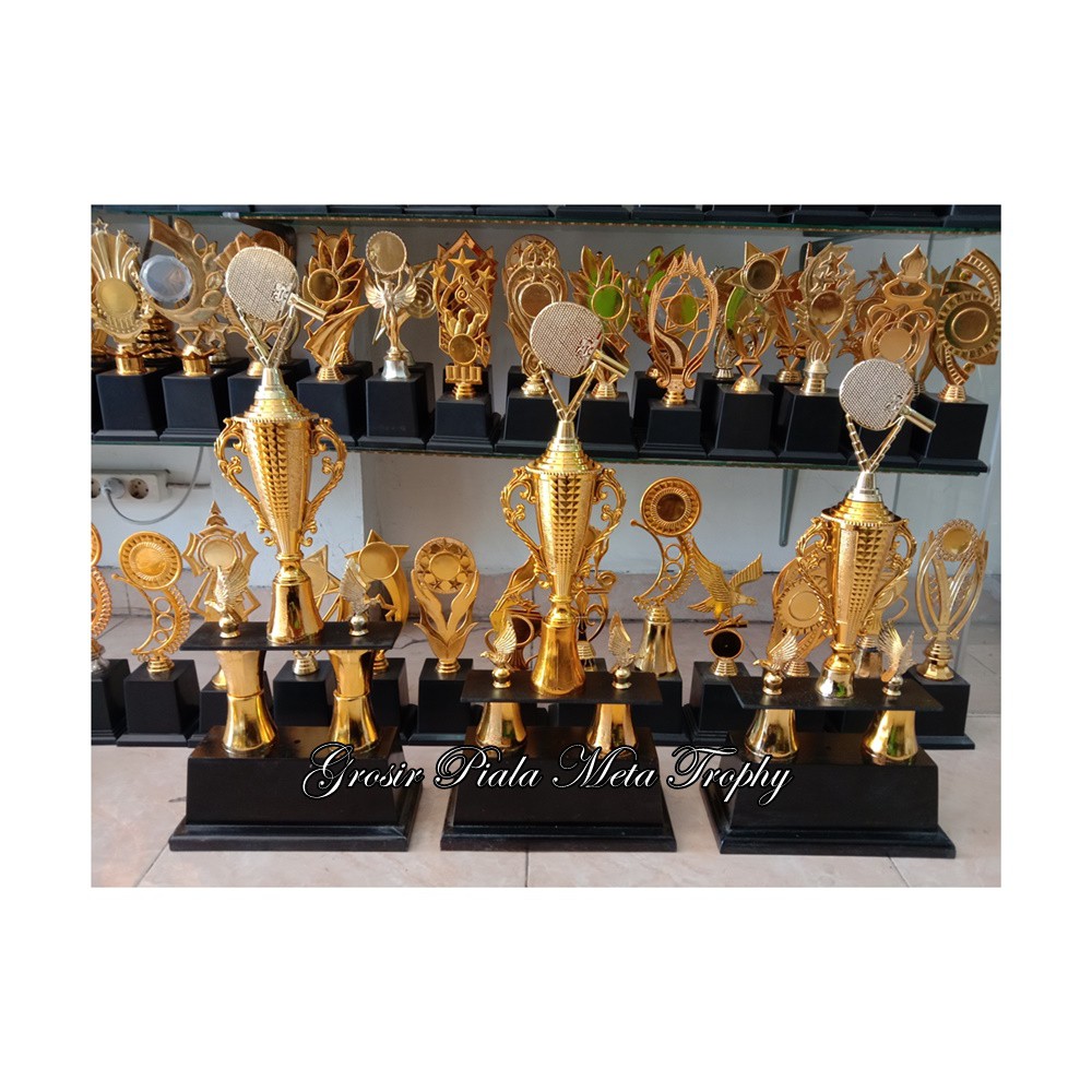

PIALA KAKI DUA SATU PART COCOK UNTUK SEMUA KATEGORI LOMBA