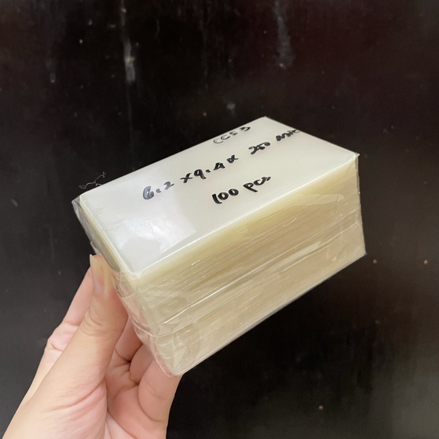 

Bahan kertas plastik Laminating ukuran 6,2 x 9,4 cm per 1 pak