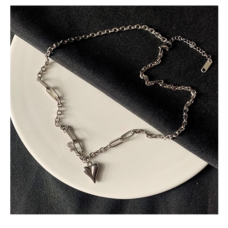 Kalung Rantai Pendek Dengan Liontin Hati Untuk Aksesoris