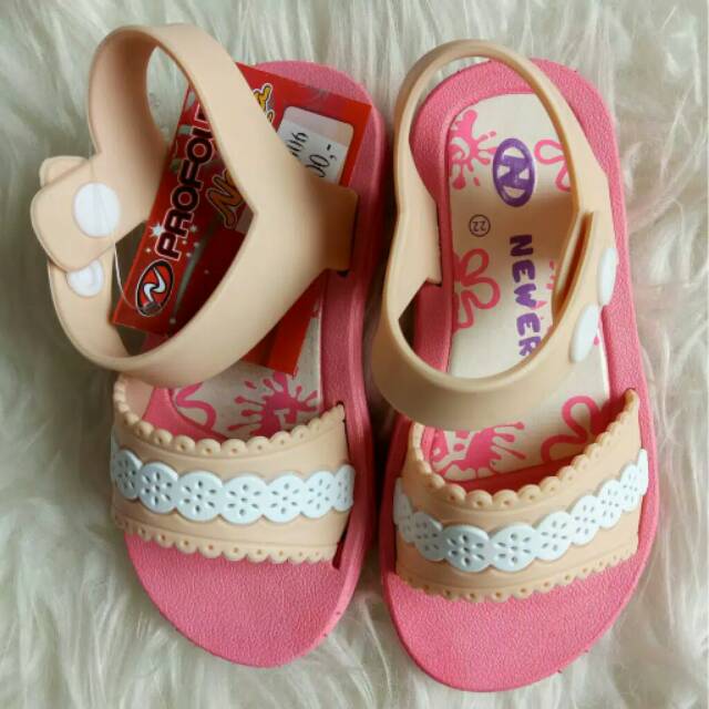 Sendal anak Perempuan New Era BB/KC2006