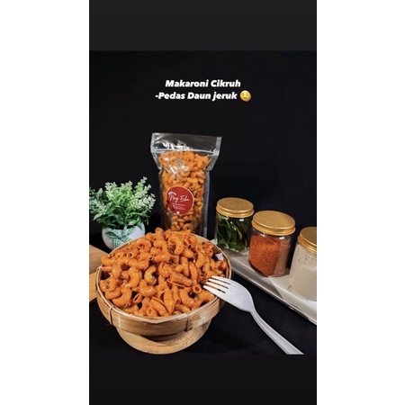 

Makaroni Pedas Daun jeruk 200gr