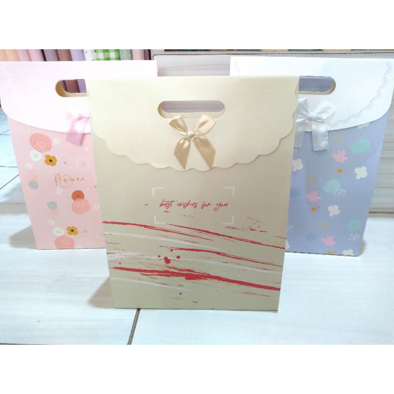 Paperbag lucu ukuran 28x15x37cm