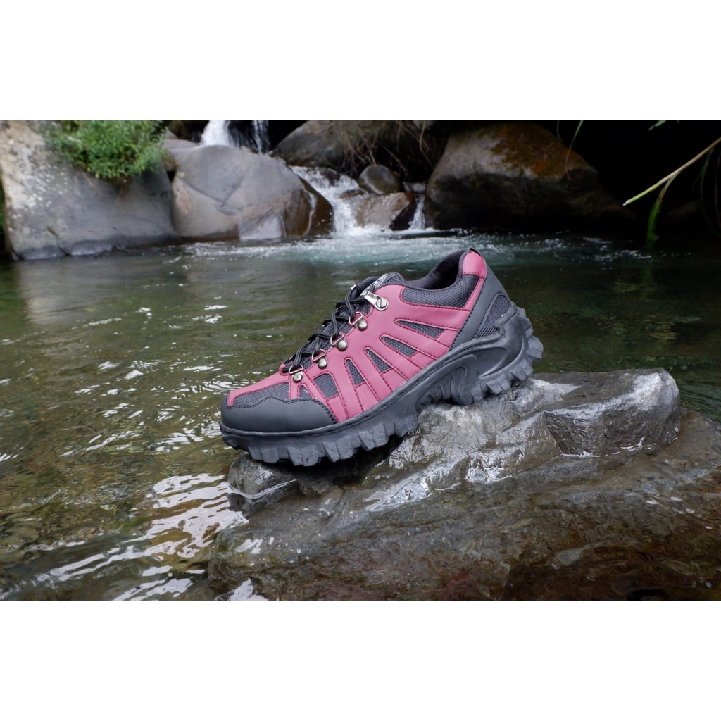 Sepatu safety ujung besi, sepatu gunung, sepatu hiking, sepatu outdoor terlaris