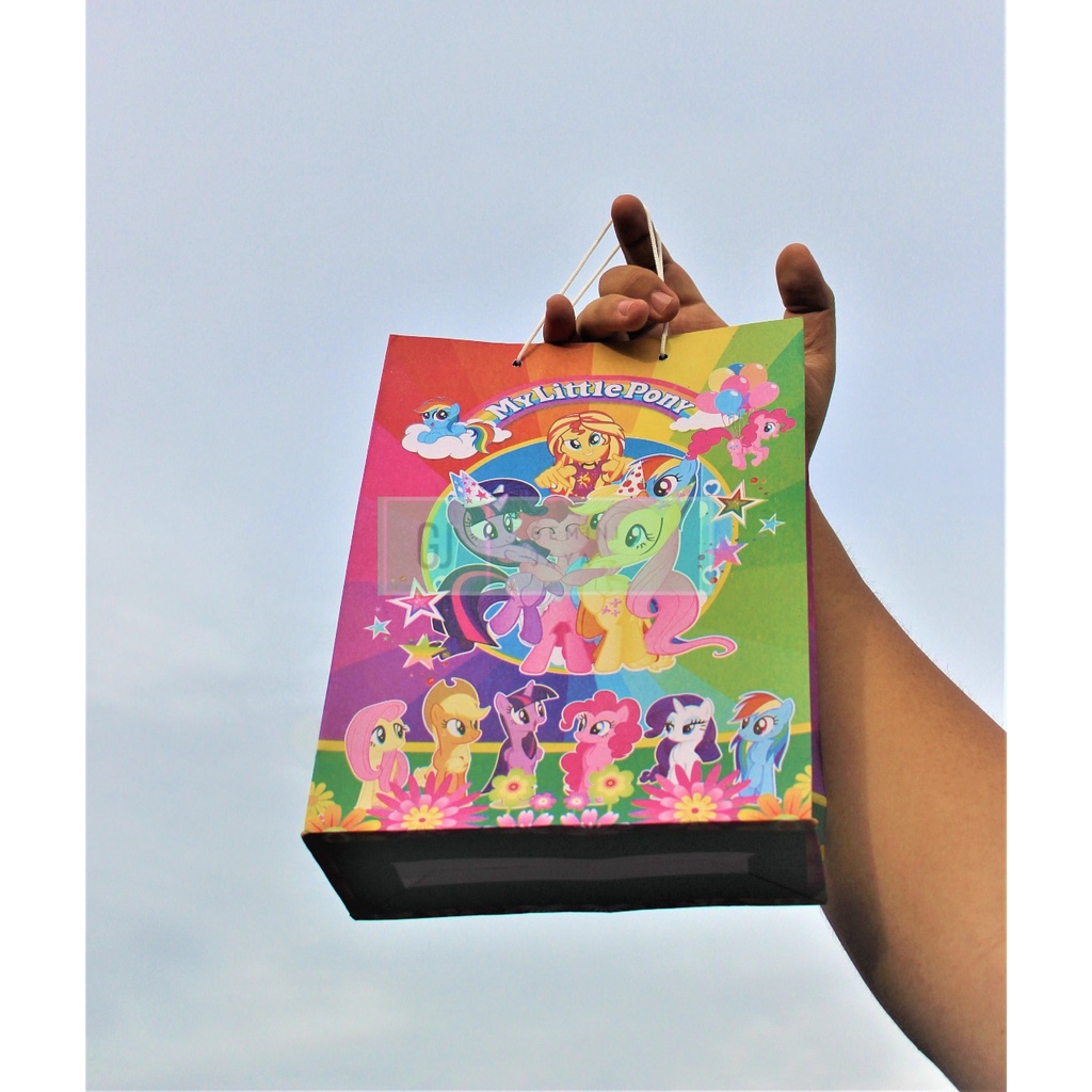 

Paper Bag Karakter Ulang Tahun / Tas Ulang Tahun / Party Bag /Tas Kertas Karakter Anak Ulang Tahun / Paperbag gambar / tas kado