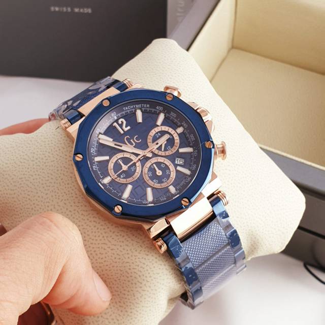 Jam Tangan Pria Guess GC
Tipe Y53005G2