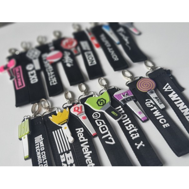 SUPER JUNIOR SEVENTEEN BIGBANG GOT 7 EXO BTS BLACKPINK TWICE WANNA ONE LANYARD KEYRING KEYCHAIN KPOP