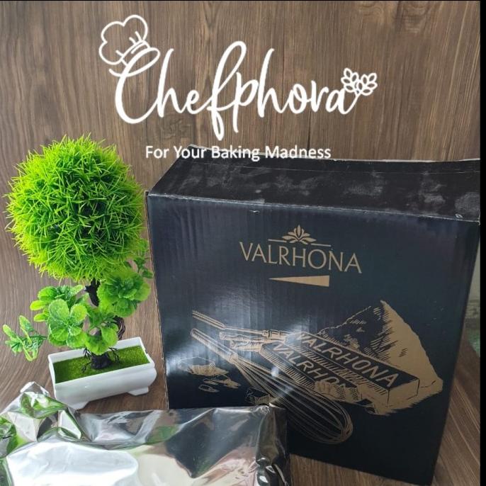 

Varlhona Valrhona Bubuk Coklat Repack 250gr Pure Cocoa Powder Cokelat ---NEW---