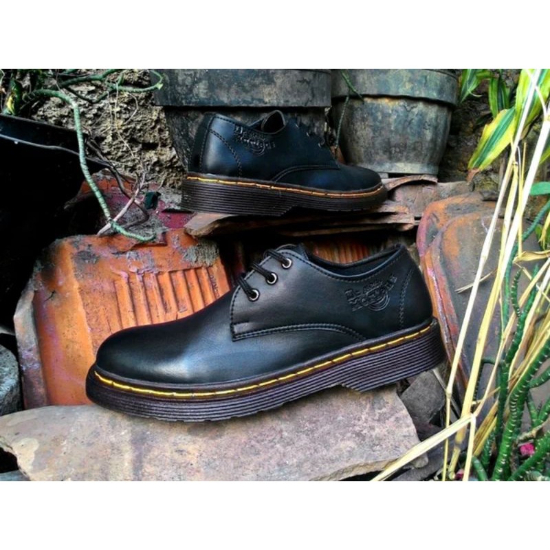 sepatu dr martens dokmar pendek 3hole dockmart