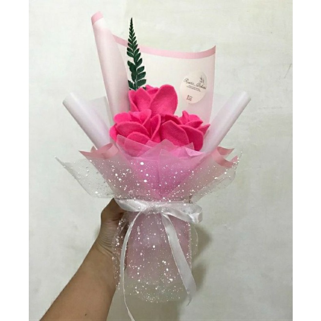 

Buket Bunga Mawar Flanel Pink 3 Tangkai Bunga Mawar Flanel Buket Bunga Mawar Flanel