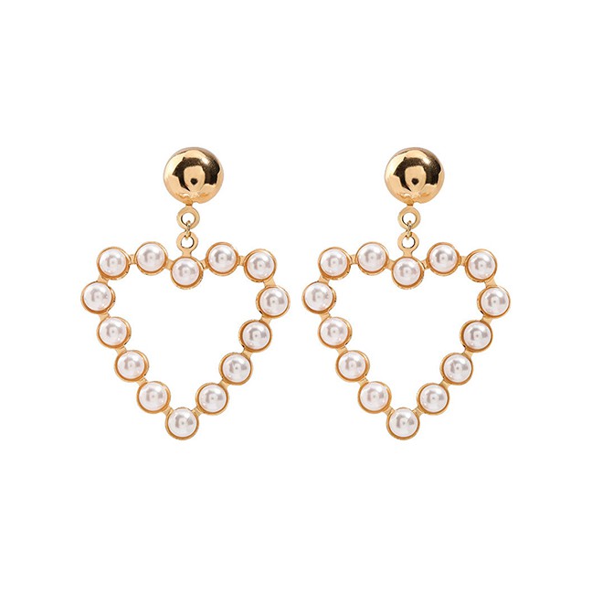 LRC Anting Tusuk Fashion Golden Heart-shaped Alloy Earrings With Pearl Geometry K10057