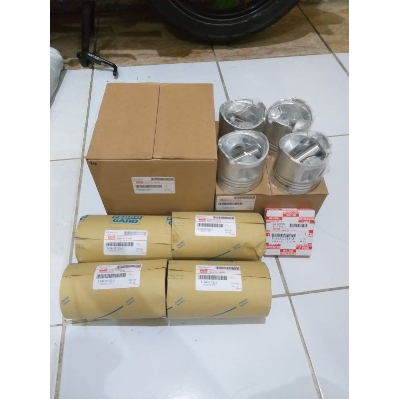 LINER KIT PISTON RING PISTON PANTHER 2.5 4JA1