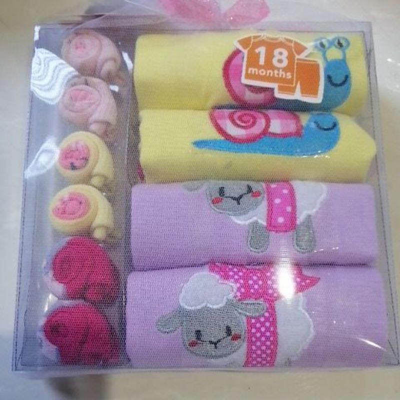 4in1 Setelan Oblong Pendek + Kaos Kaki Bayi - Gift Set Baby Lovelle Cart's