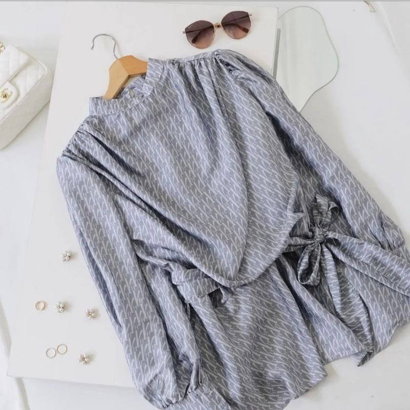 Preloved Signature Monogram Vanilla Hijab