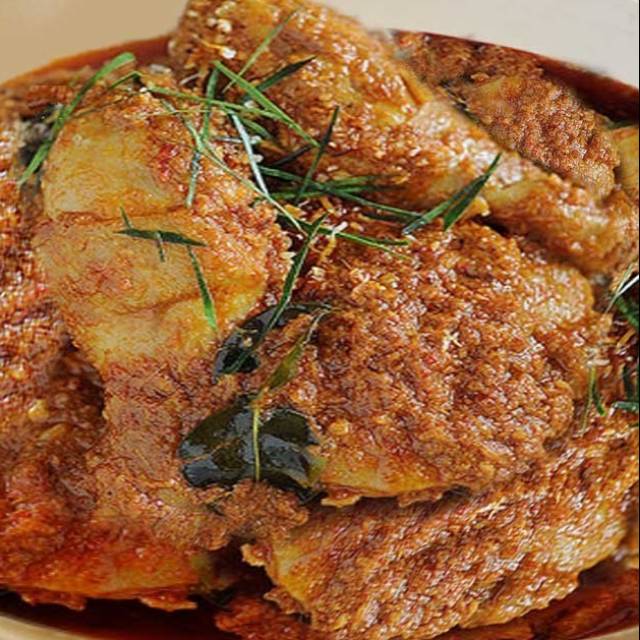 

RENDANG AYAM 1 EKOR PLUS KENTANG KECIL SUTAN NDUT LUNCH BOX