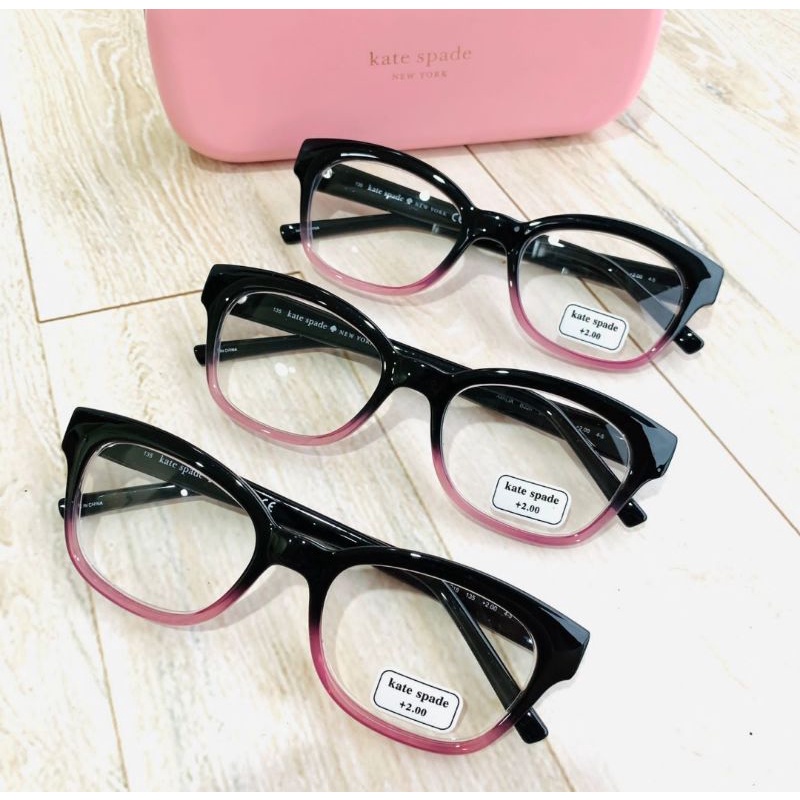 kaca mata baca wanita