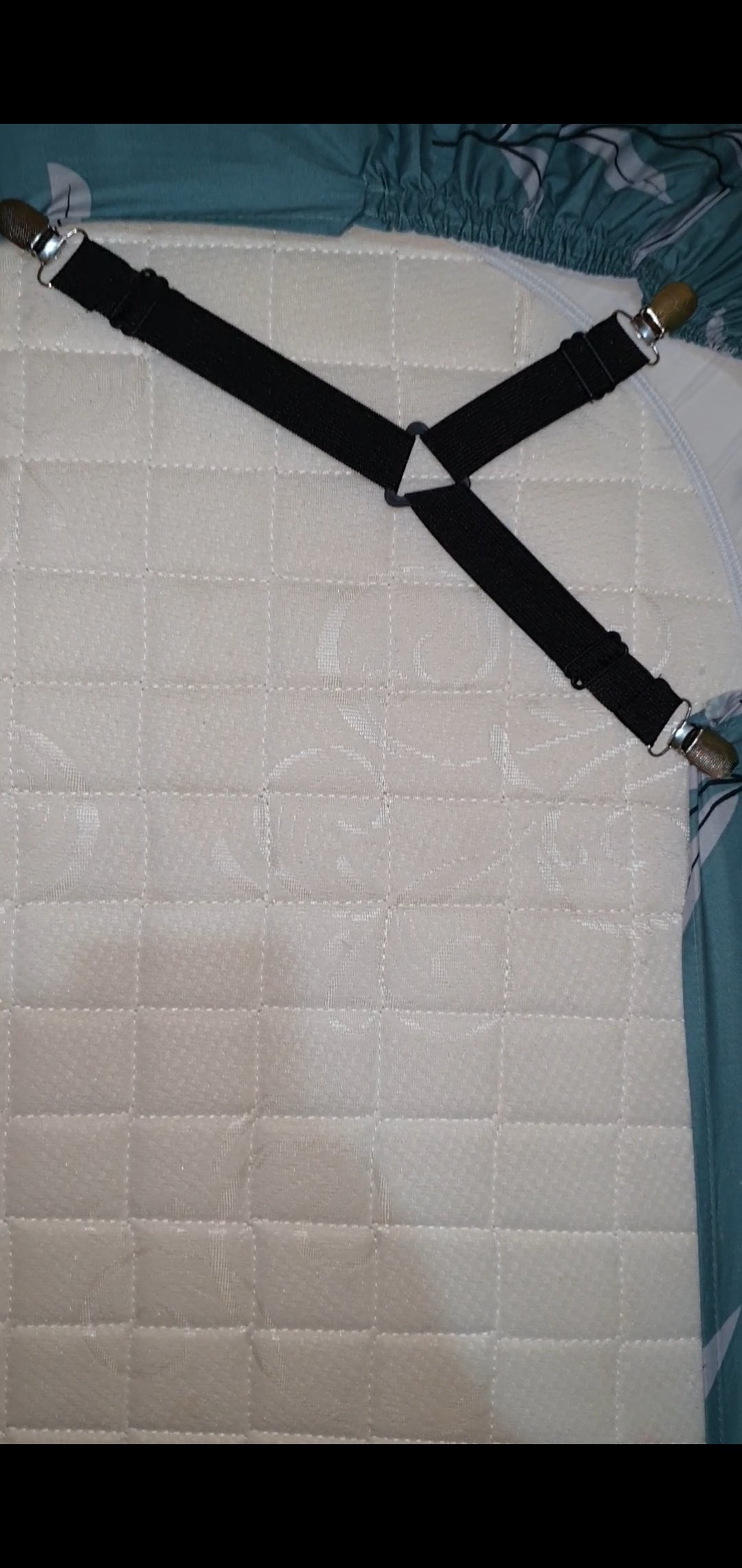 Penjepit Sprei Dengan 3 Kaki Penjepit / Bed Sheet Grips Besi - Sheet Gripper Kait Ujung Sprei