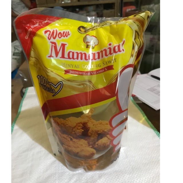 Minyak goreng kemasan refill pouch mamamia 1L
