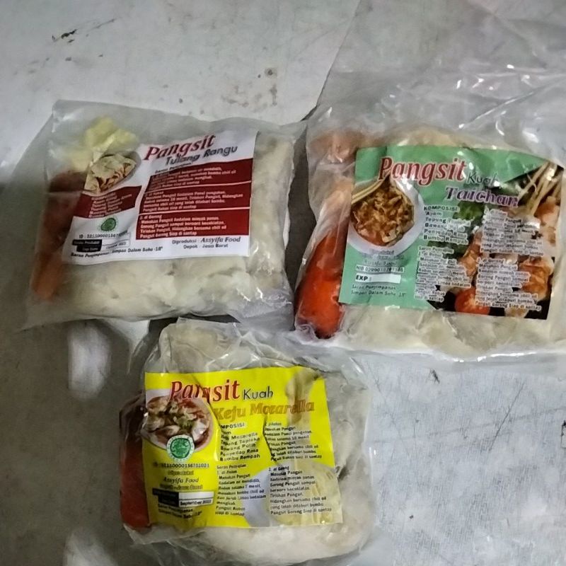 

Pangsit Kuah Ori/Taichan/Mozarella