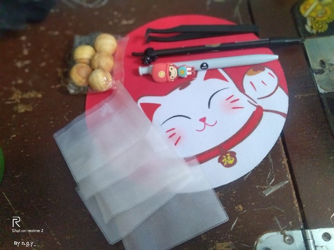 Bola Kayu Pengganti Kapur Barus (1 Set Isi 5)