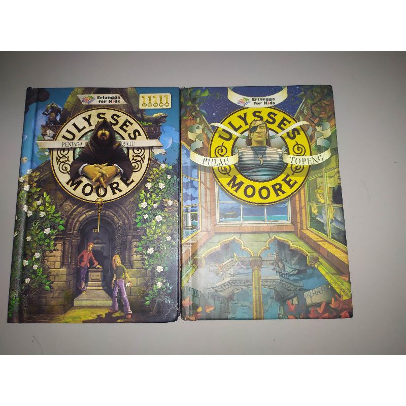 Preloved Novel Bekas Original "Ulysses Moore (Penjaga Batu & Pulau Topeng)"
