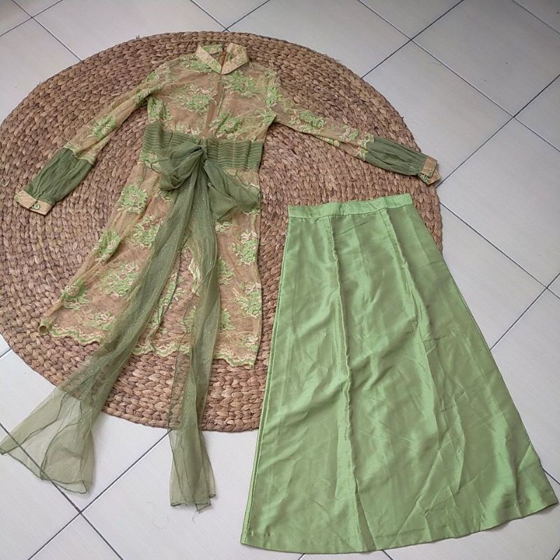set kebaya modern hijau muda