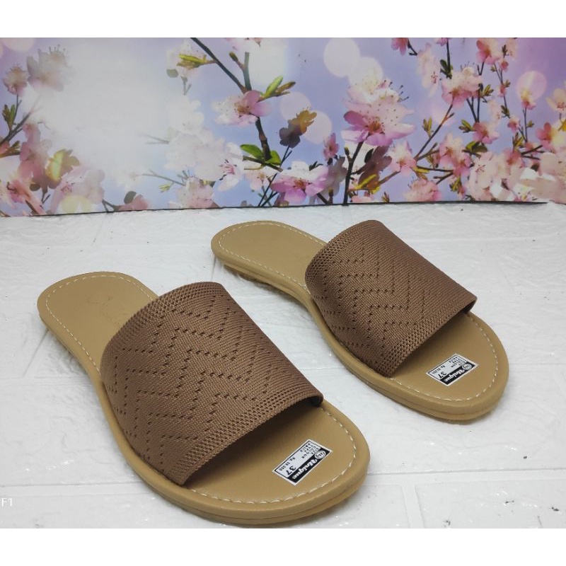 SANDAL SLOP RAJUT IMPORT ASLI PRODUK TASIKMALAYA MERK UNIQUE /sandal flat/sandal sehari-hari 1 kg muat 3 psg dan garansi 30 hari