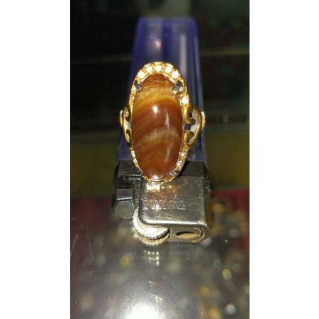 Cincin fosil kayu gharu