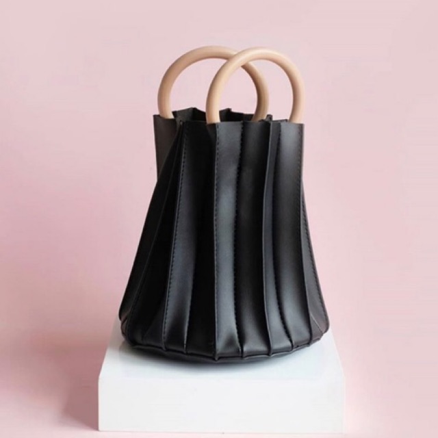 Mores Premium Pleated Woman Korean Slingbag - Tas Selempang plisket wanita Import - Top Handle Bag