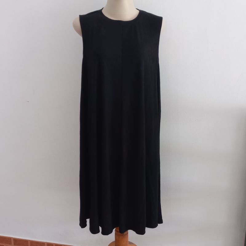 OUTER DRESS TANPA LENGAN SONOMA HITAM JUMBO BIGSIZE