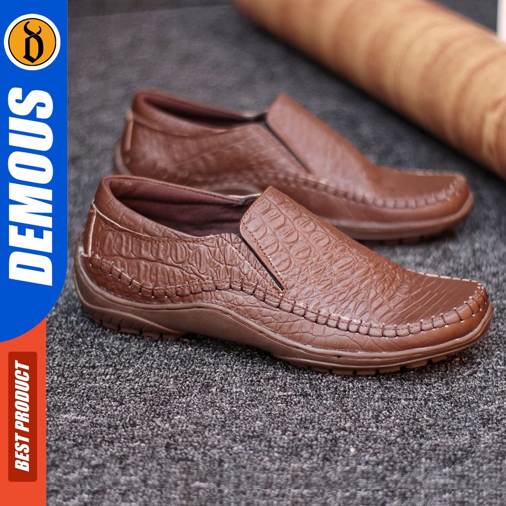 DEMOUS Crocz - Sepatu Slip On Pria Casual Kulit Asli