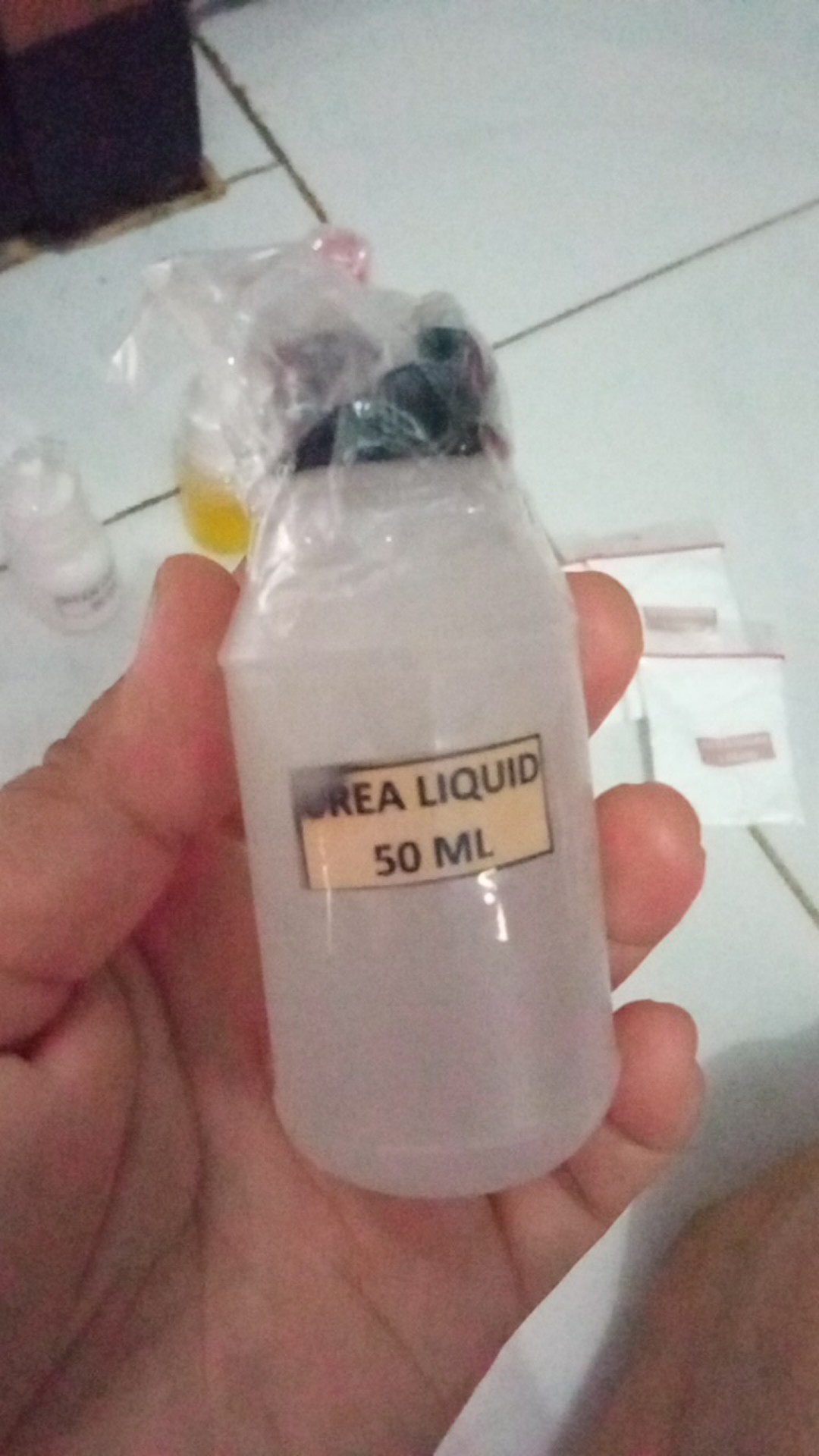 Bahan Kosmetik Pelembab Urea Liquid Hydroxyethyl Urea 50 Ml