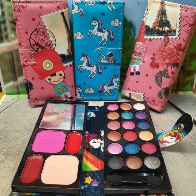 EYESHADOW DOMPET REVLON UKURAN KECIL