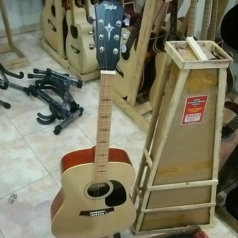 Gitar Taylor Inlay