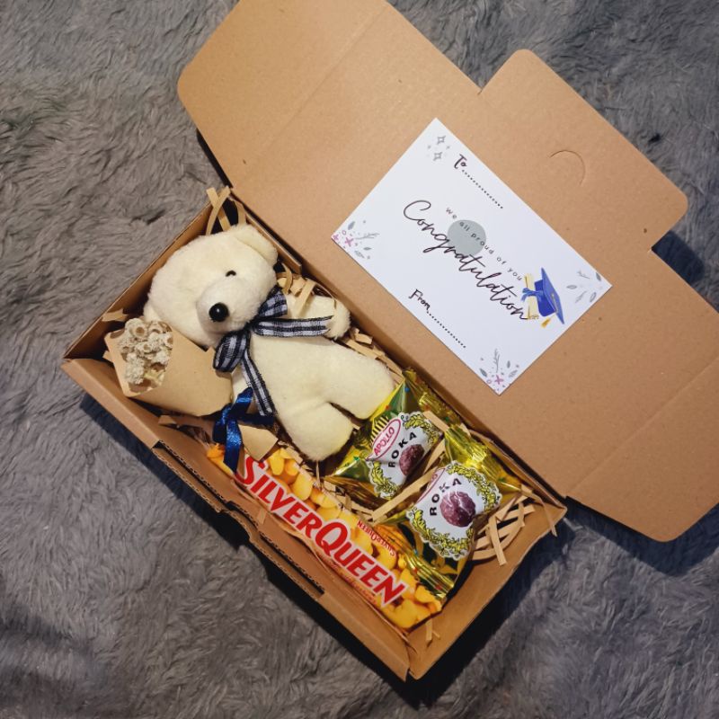 

HAMPERS COKLAT VALENTINE hampers snack silverqueen hampers boneka buket bunga kilat hampers wedding graduation