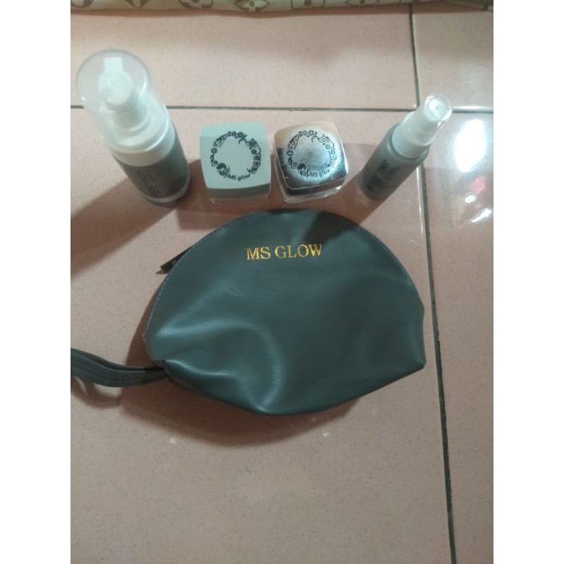 PRELOVED MS GLOW PAKET WHITENING PRELOVED PAKET MS GLOW WHITENING MS GLOW WHITENING MURAH MS GLOW