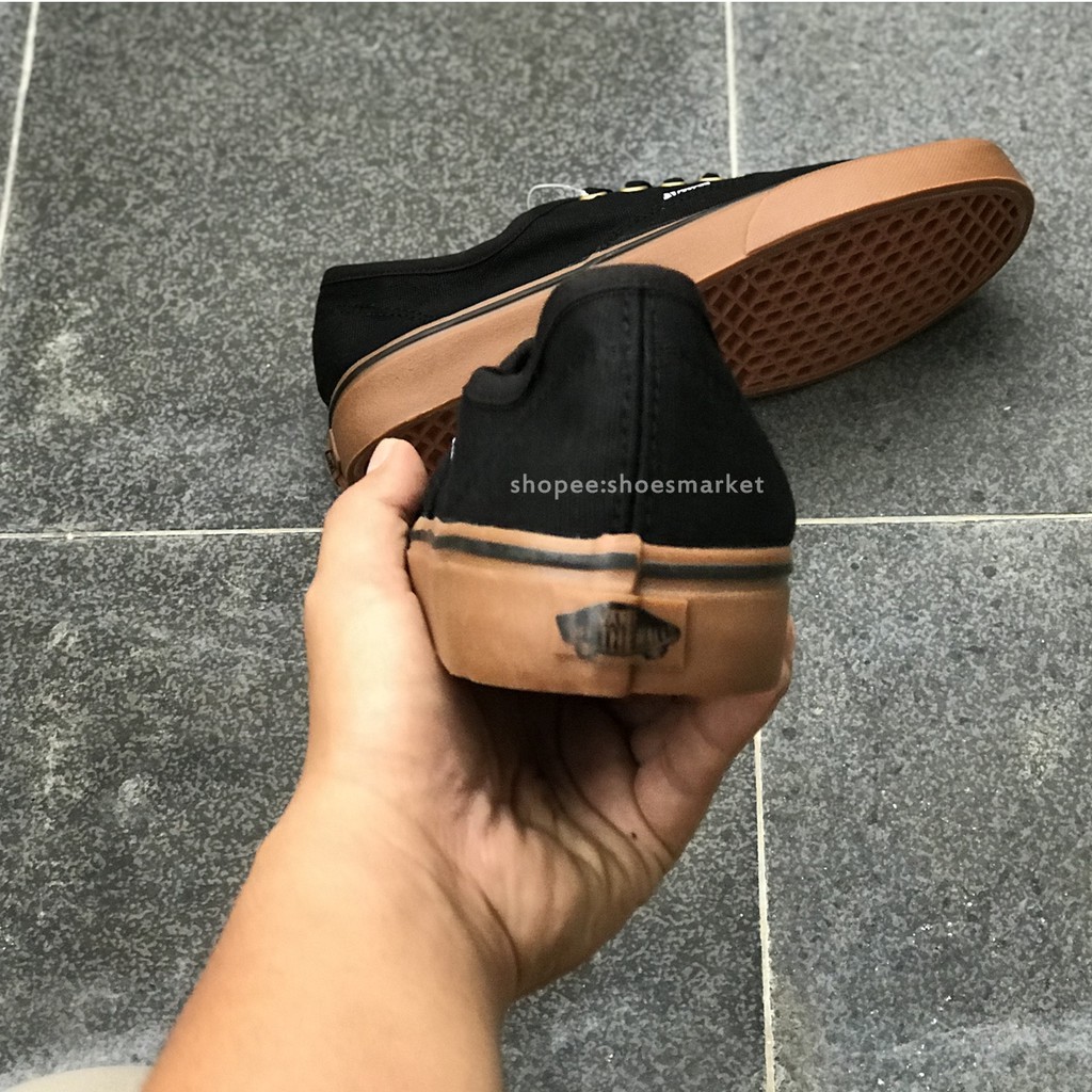 VANS AUTHENTIC BLACK GUM RING GOLD DT