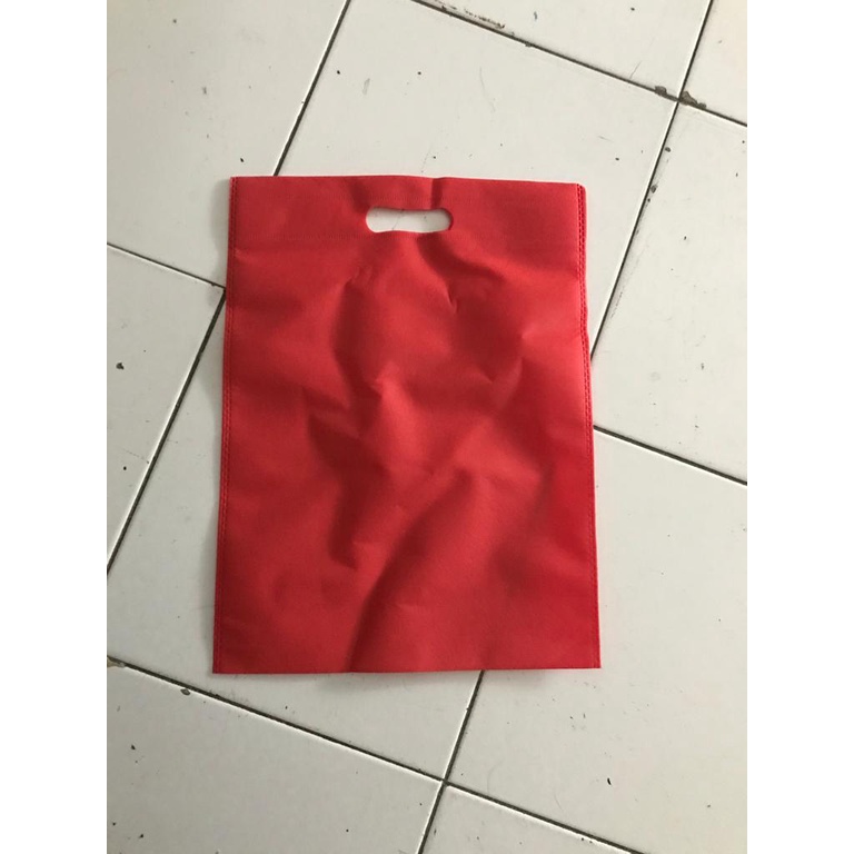 

MURAH TAS KAIN / SPUNBOND / GOODIE BAG UKURAN 30 x 40 OVAL POLOS