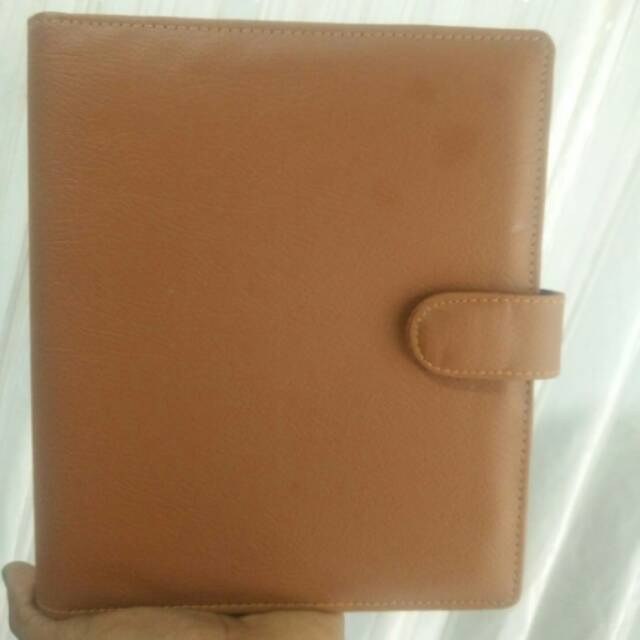 

BINDER POLOS MEDIUM BROWN 20 RING