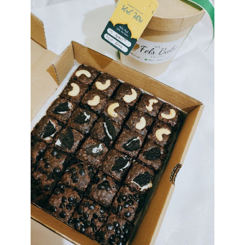 

BROWNY BROWNIES MAKANAN SNACK COKELAT CHOCOLATE TAHAN LAMA 100% HALAL