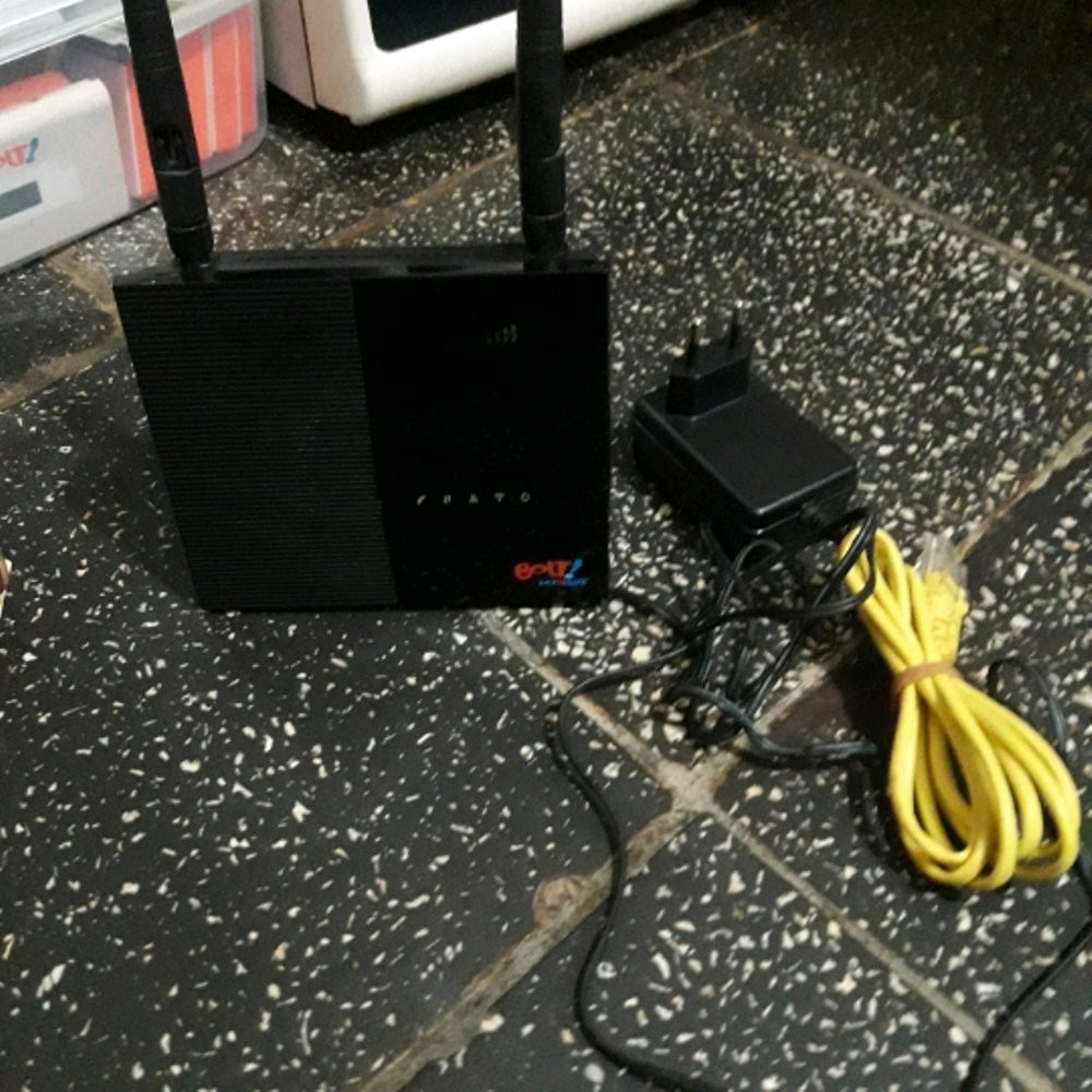 Home Router Bolt BL100