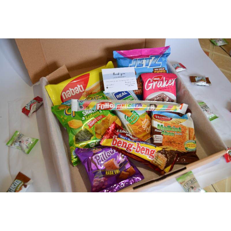 

Snack Box by Alodie Things (Hampers/Gift Box/Hadiah Wisuda/Kado Ulang Tahun) ~ Rainbow Series