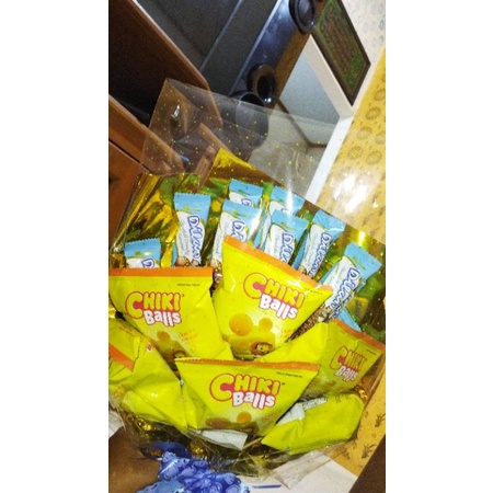 

Buket sederhana full makanan