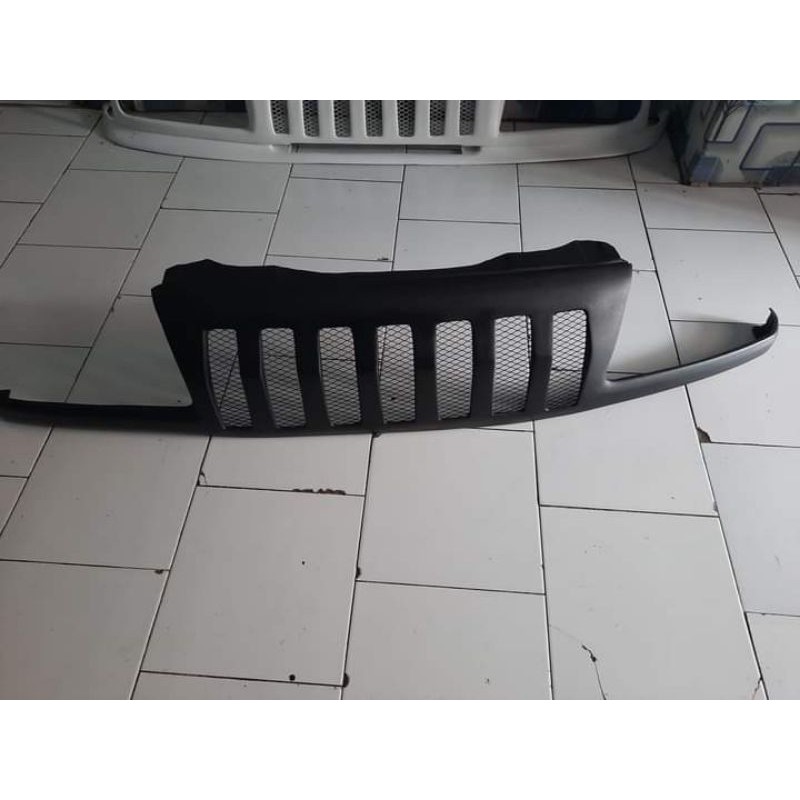 Grill escudo gen2 1.6 /2.0i /XL7 model hummer