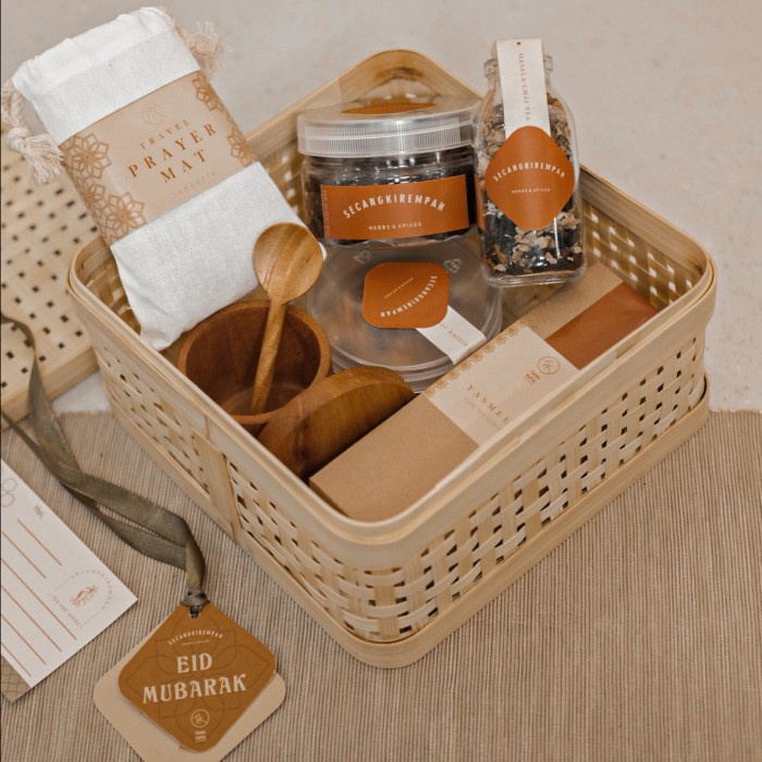 

Hampers Lebaran by Secangkirempah Seri Haadiya (soft cookies granola) - HAADIYA